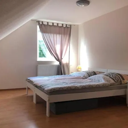 Mit Sauna Und Garten